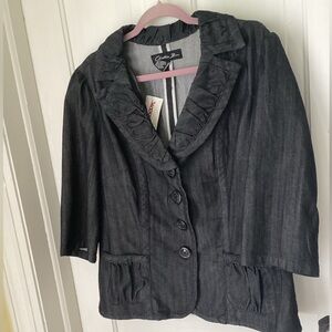 Elegant Women's Black Blazer